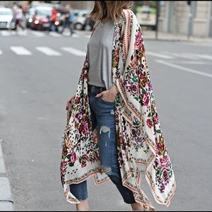 Flower Detailed kimono style drape